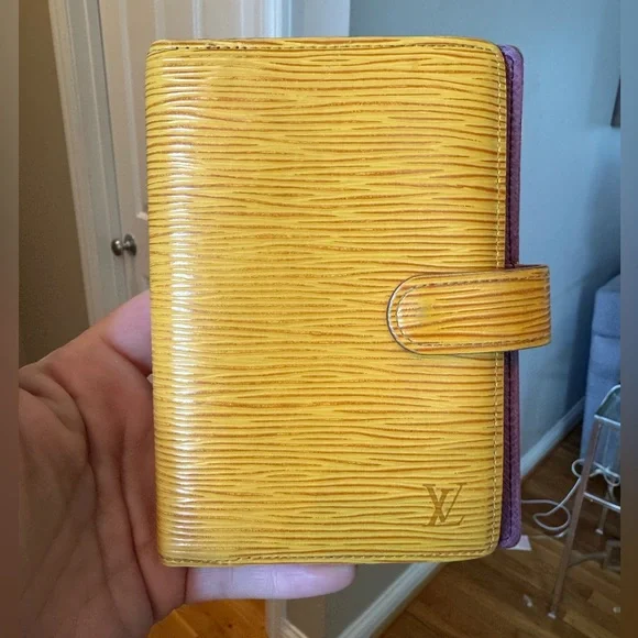 Louis Vuitton - PM Agenda - Yellow Epi - EUC AUTHENTIC - Picture 1 of 7